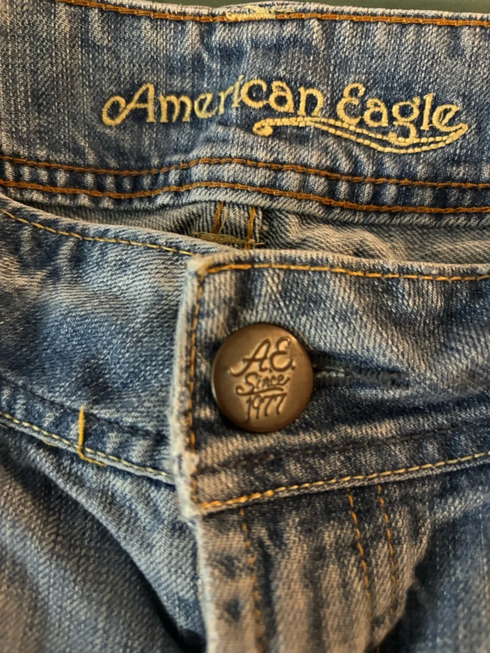 American Eagle Outfitters Light Blue Boyfriend Crop Jeans - Picture 6 of 7
